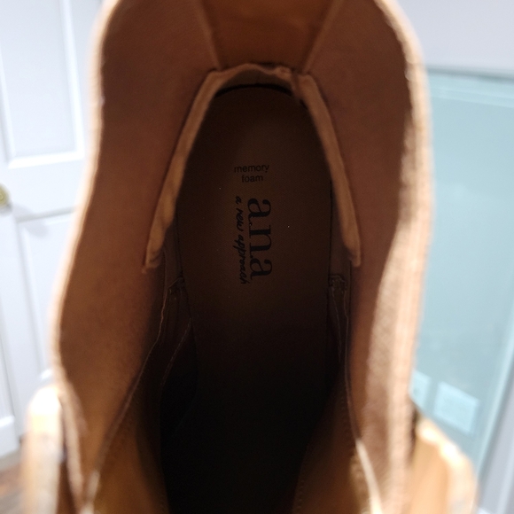 a.n.a Womens Decoy Wedge Heel Booties Cognac Brown Size 7 NWOB - Picture 5 of 9